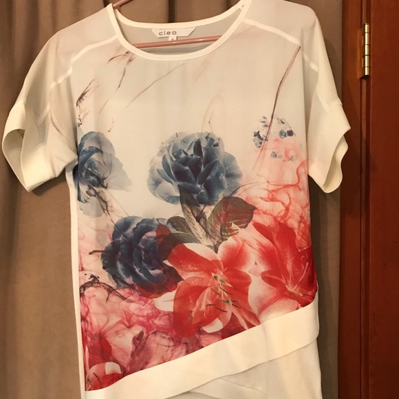 😀 $30/3  Floral top breezy xs/s - Picture 1 of 3